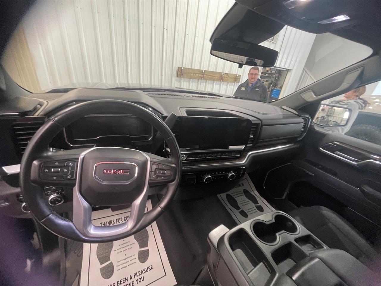 GMC Sierra 1500 SLE Crew Cab 4WD 2023