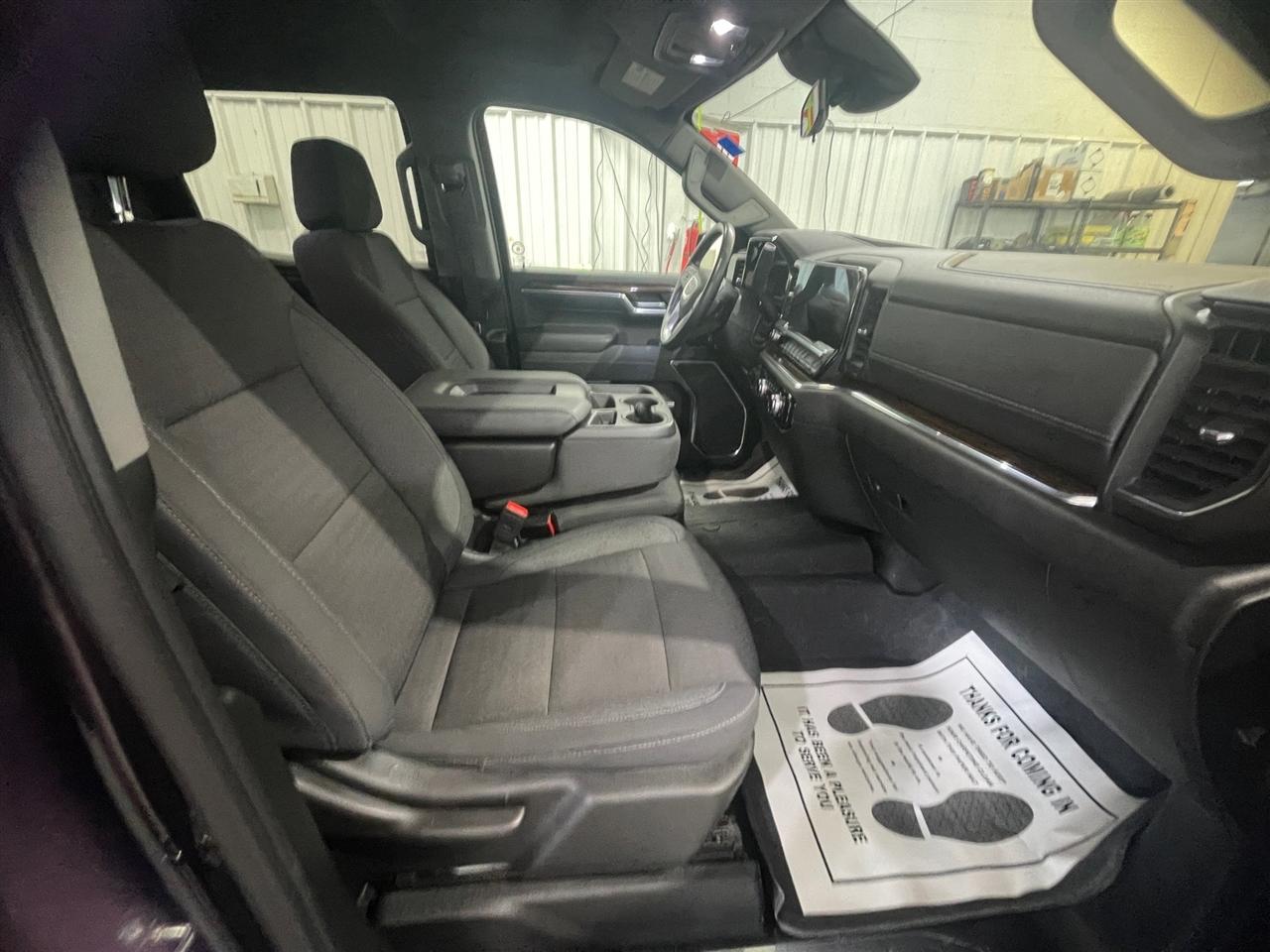 GMC Sierra 1500 SLE Crew Cab 4WD 2023