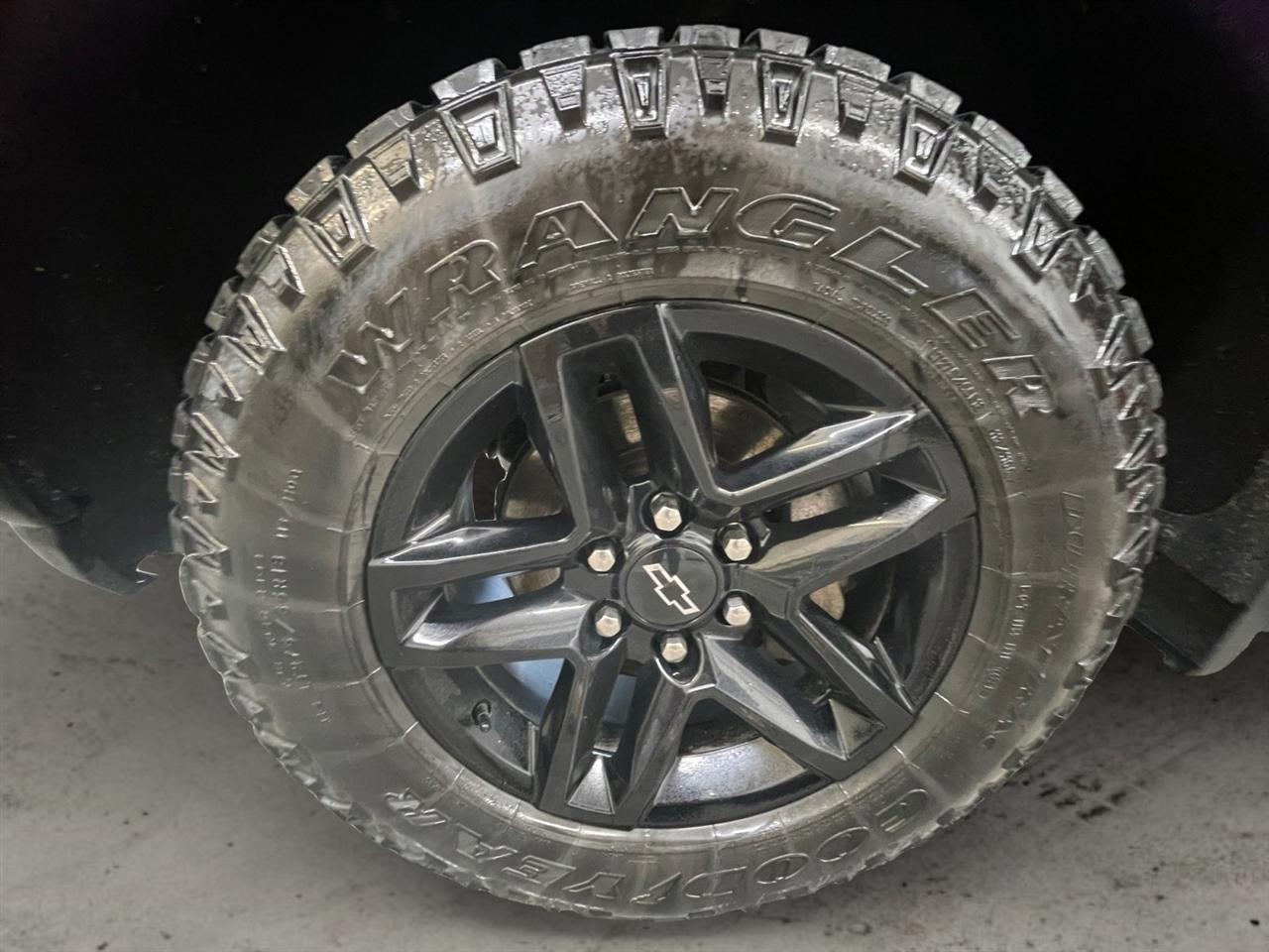 Chevrolet Silverado 1500 Limited Custom Trail Boss Crew Cab Long Box 4WD 2022