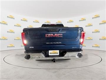 2022 GMC Sierra 1500 SLT Crew Cab 4WD
