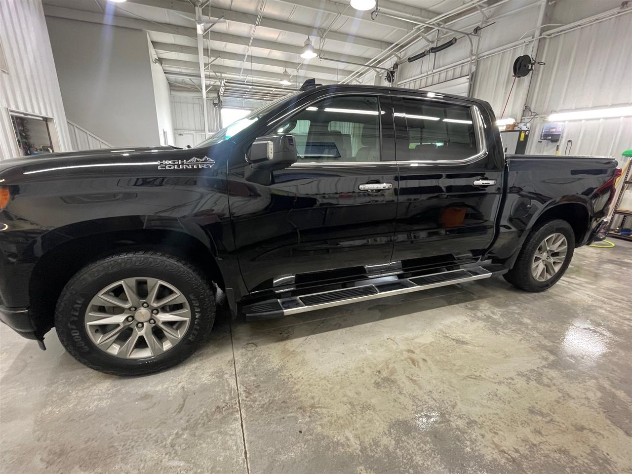 Chevrolet Silverado 1500 High Country Crew Cab 4WD 2021