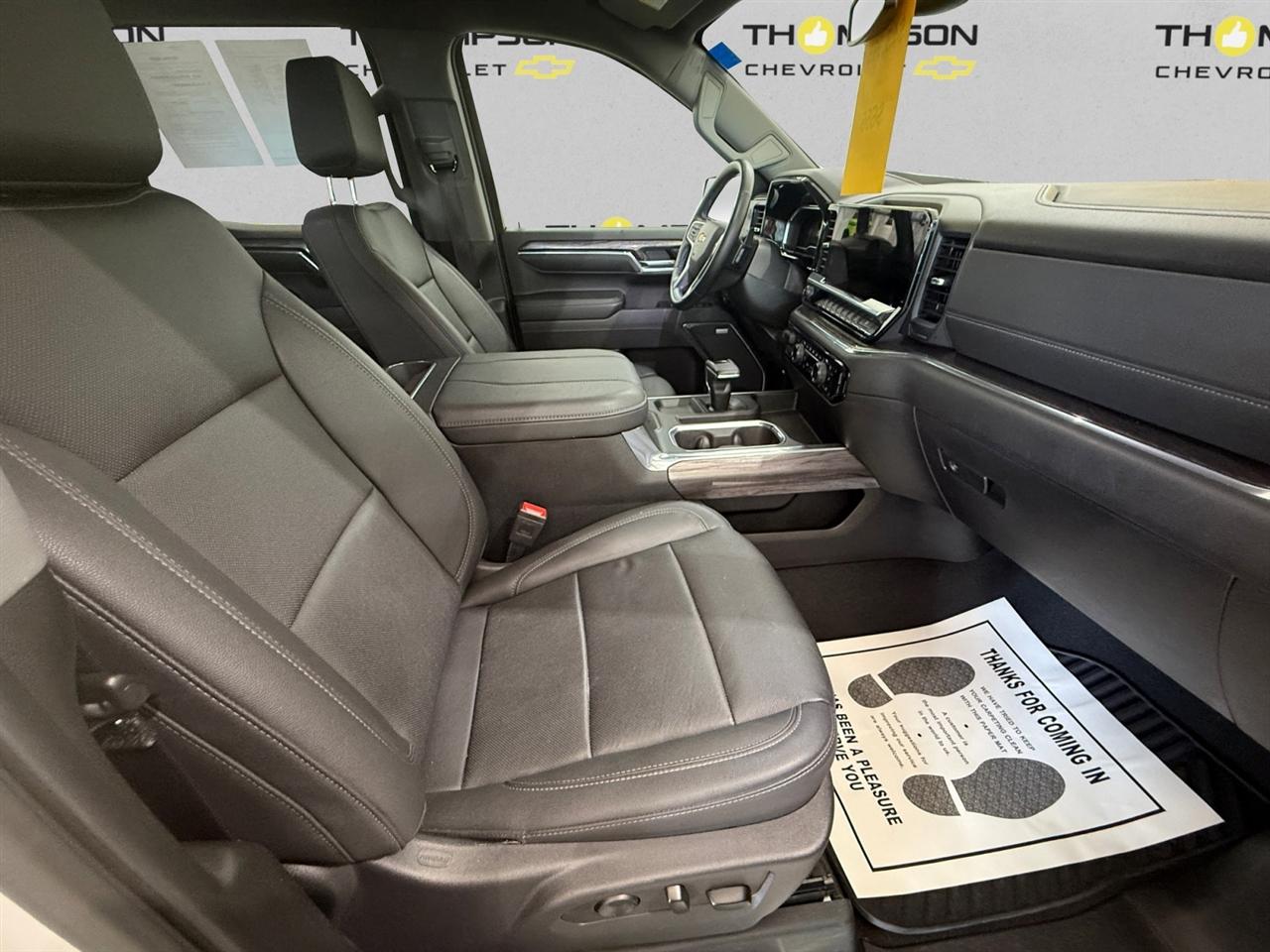 Chevrolet Silverado 1500 LTZ Crew Cab 4WD 2023