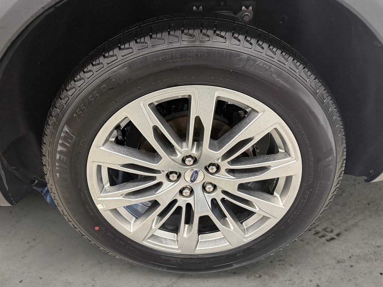 Ford Explorer Platinum AWD 2026