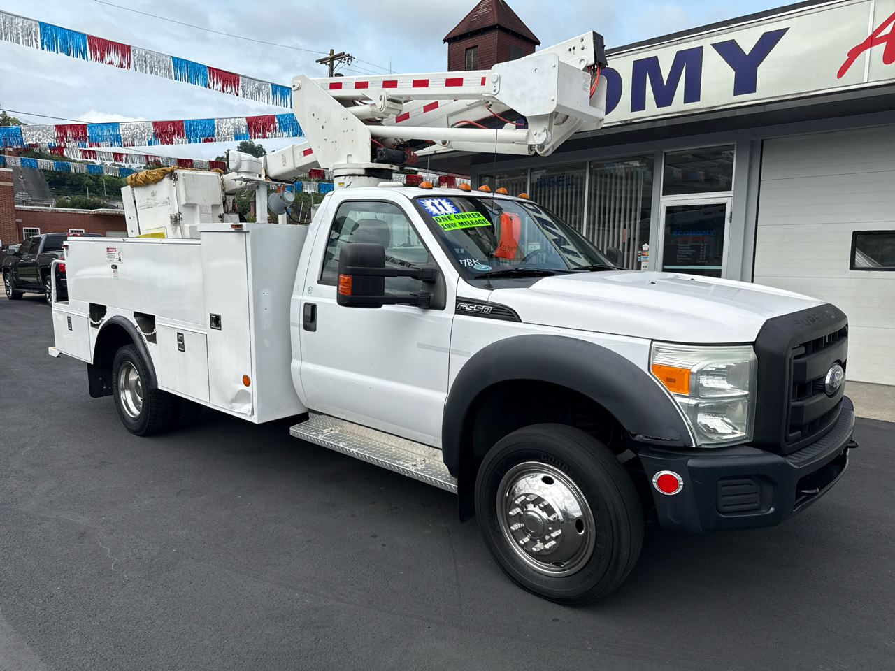 2011 Ford Super Duty F-550 DRW 2WD Reg Cab 141" WB 60" CA XLT