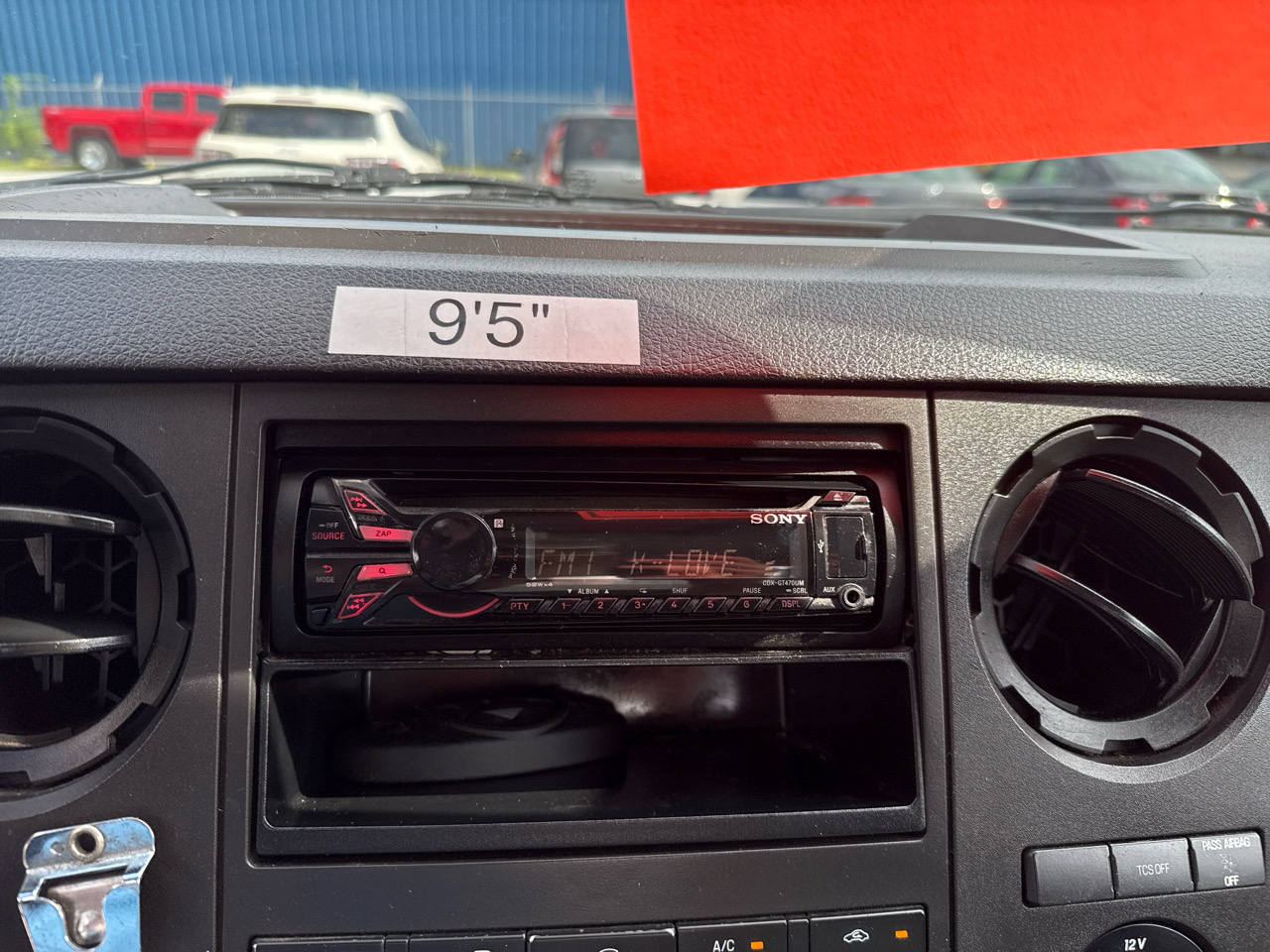 Ford Super Duty F-550 DRW 2WD Reg Cab 141" WB 60" CA XLT 2011