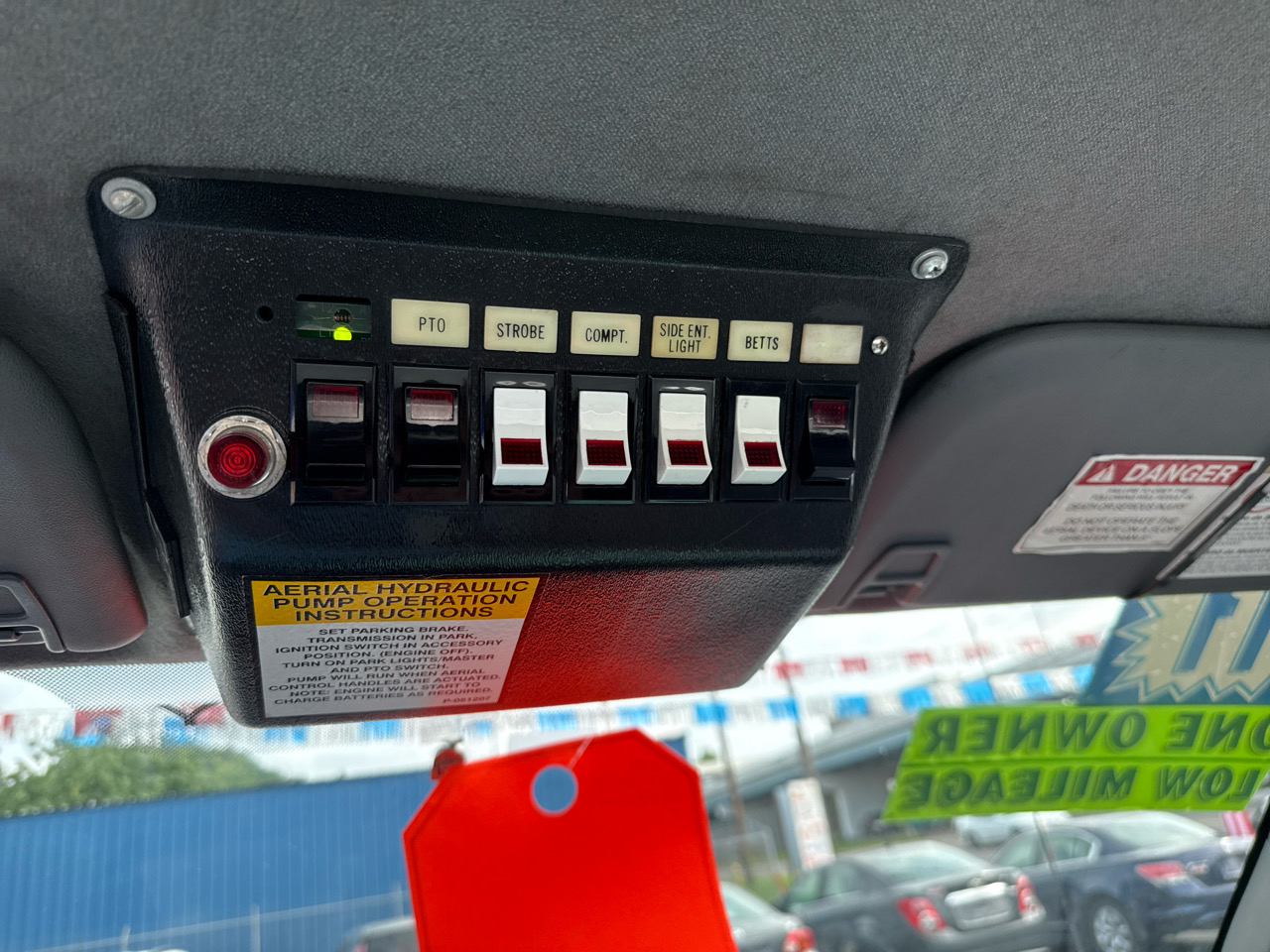 Ford Super Duty F-550 DRW 2WD Reg Cab 141" WB 60" CA XLT 2011