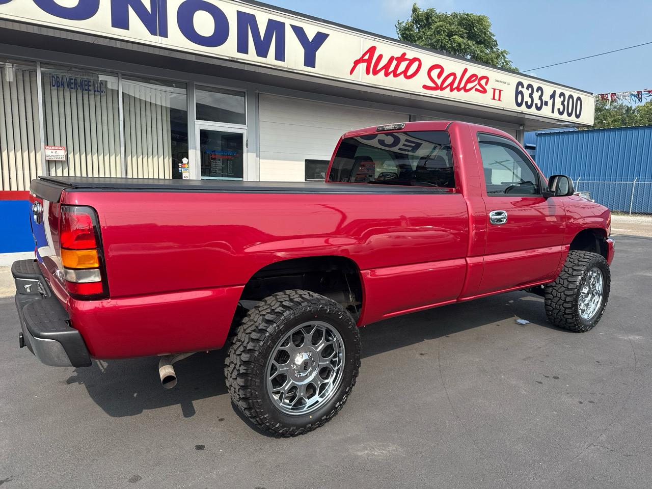 GMC Sierra 1500 Reg Cab 133.0" WB 4WD SLE 2005