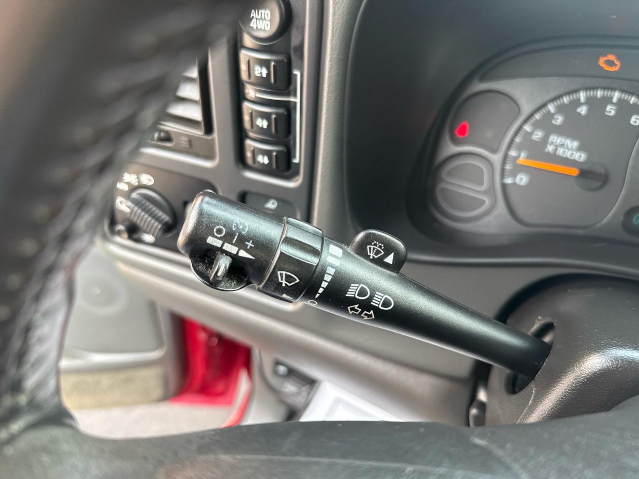 GMC Sierra 1500 Reg Cab 133.0" WB 4WD SLE 2005