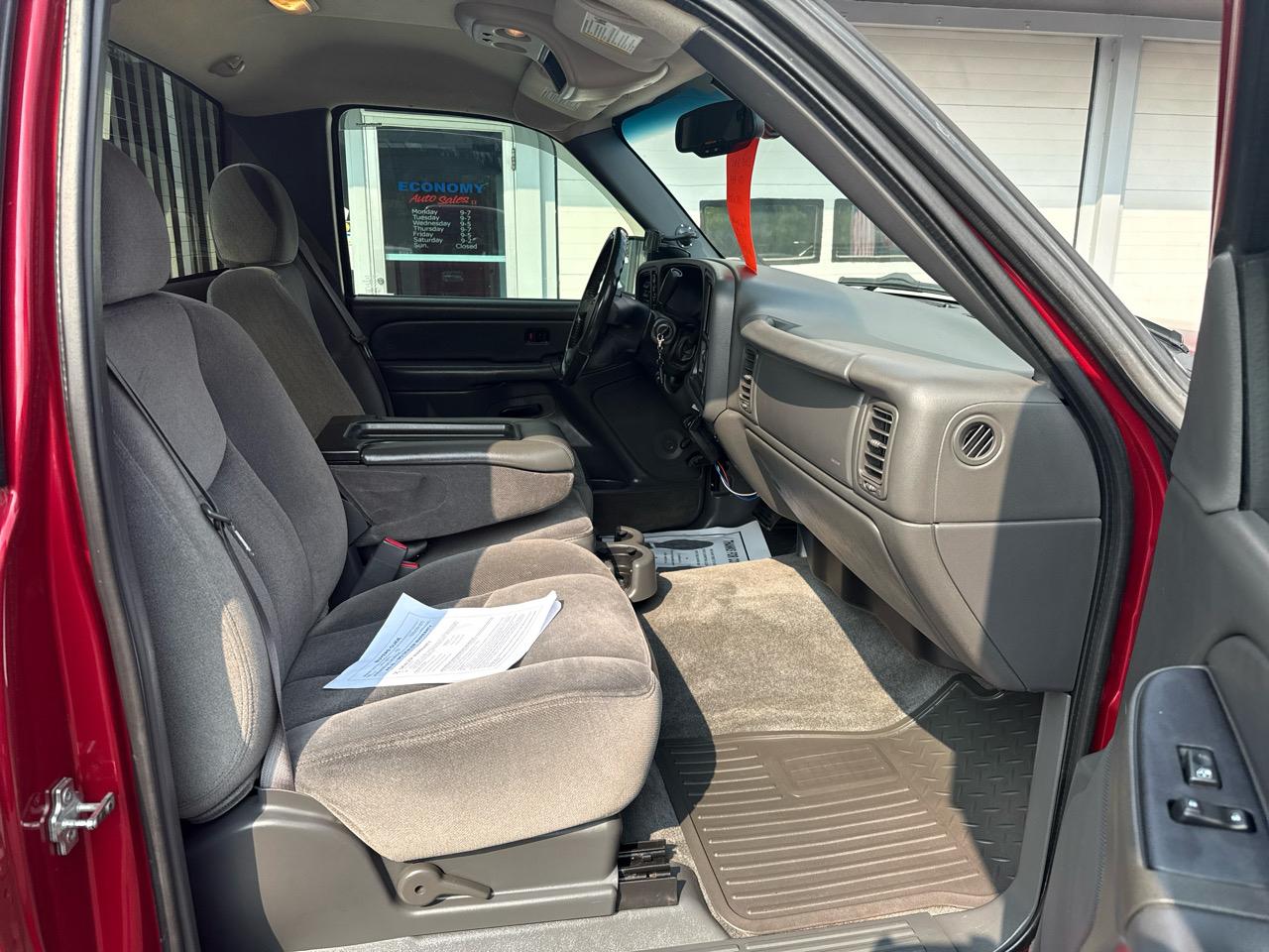 GMC Sierra 1500 Reg Cab 133.0" WB 4WD SLE 2005