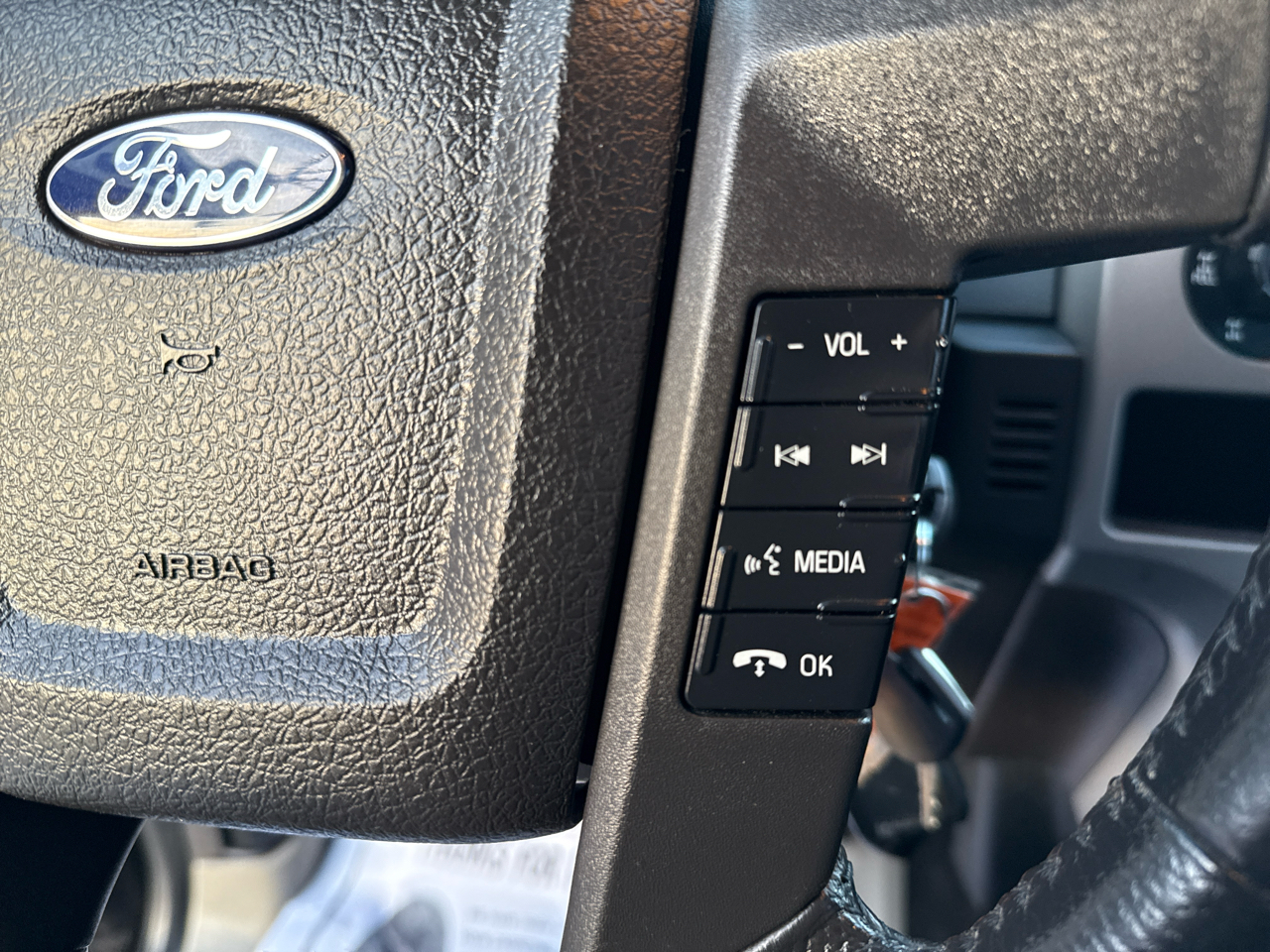 Ford F-150 4WD SuperCrew 145" XLT 2012