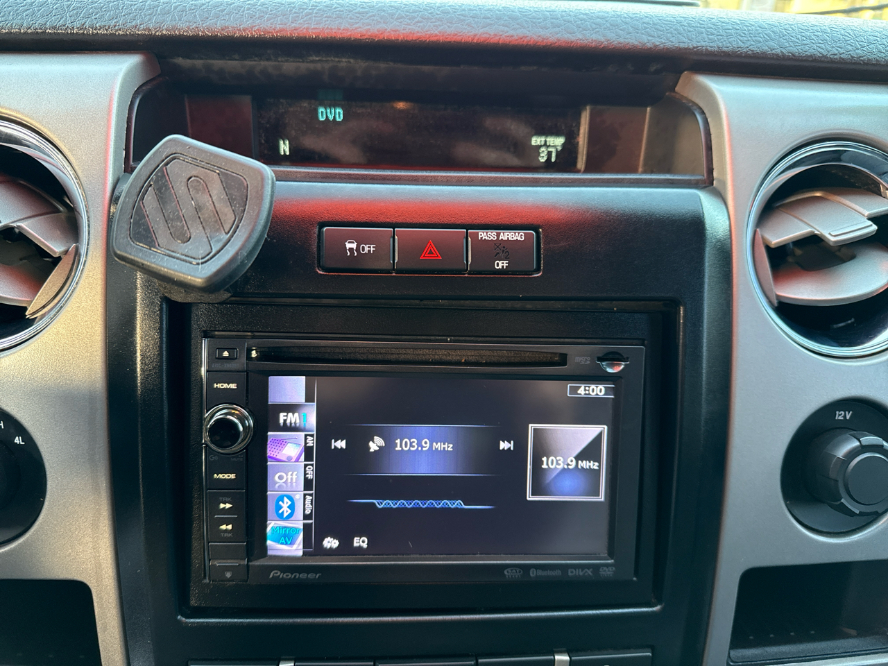 Ford F-150 4WD SuperCrew 145" XLT 2012