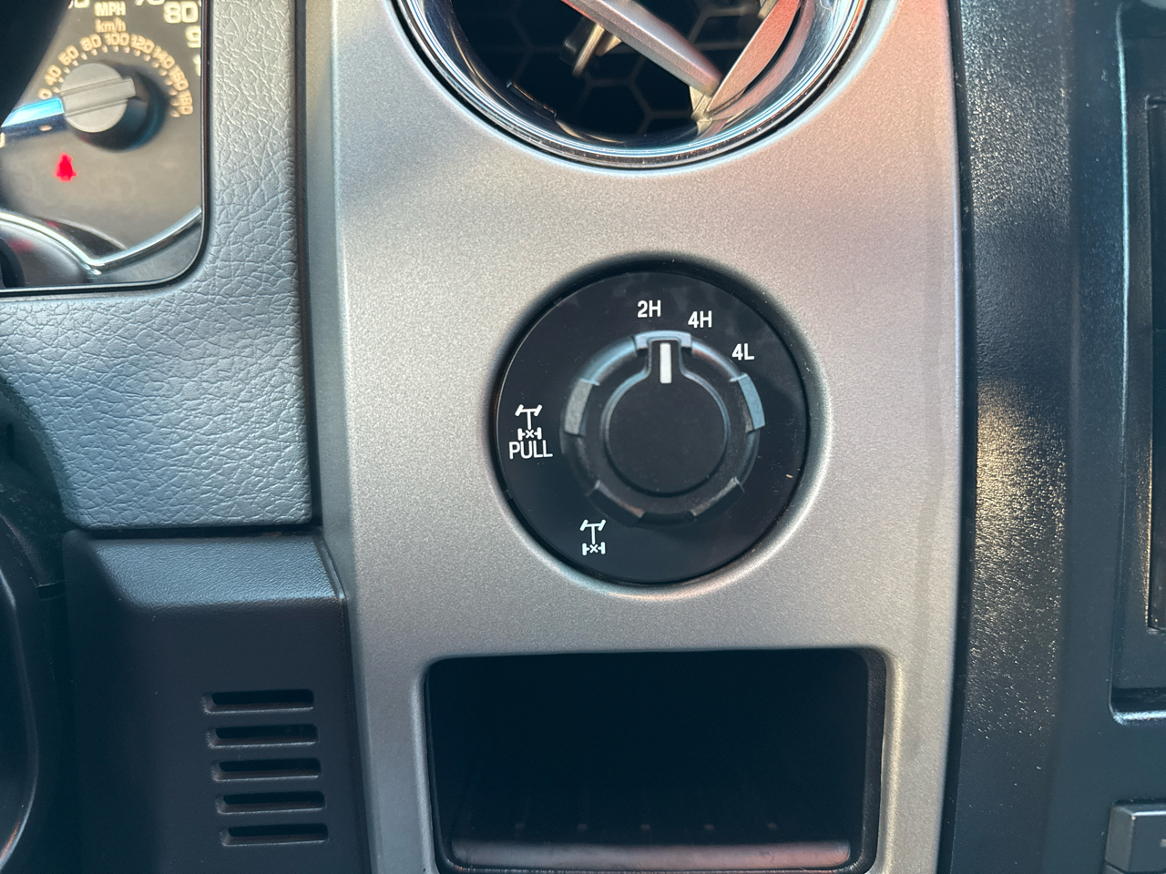 Ford F-150 4WD SuperCrew 145" XLT 2012