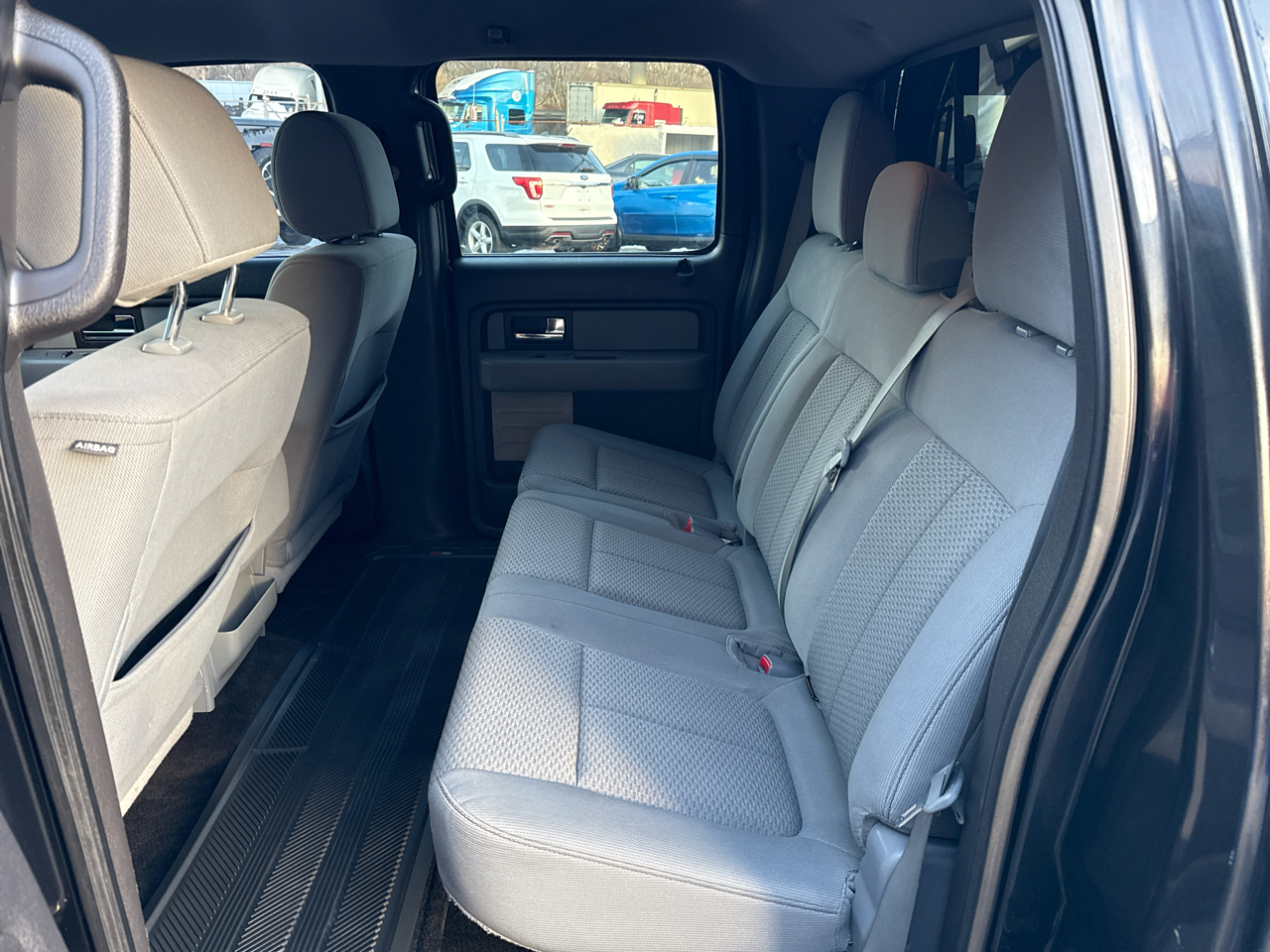 Ford F-150 4WD SuperCrew 145" XLT 2012