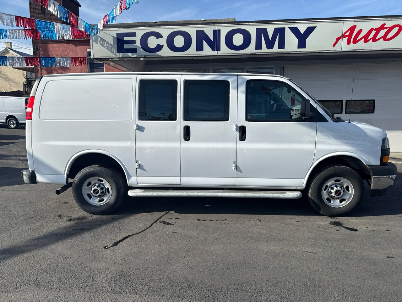 GMC Savana Cargo Van RWD 2500 135" 2024