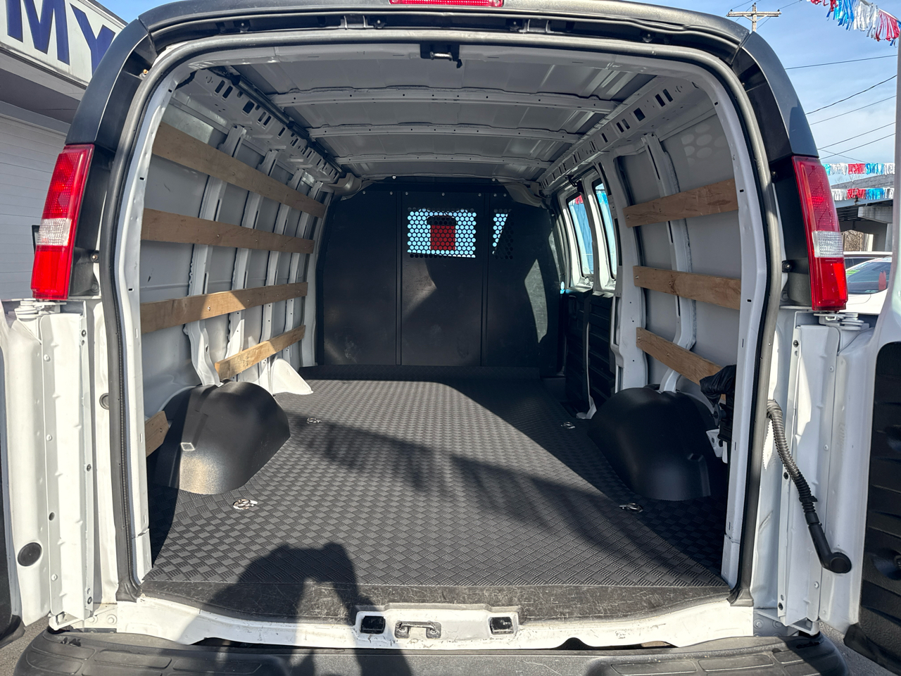 GMC Savana Cargo Van RWD 2500 135" 2024