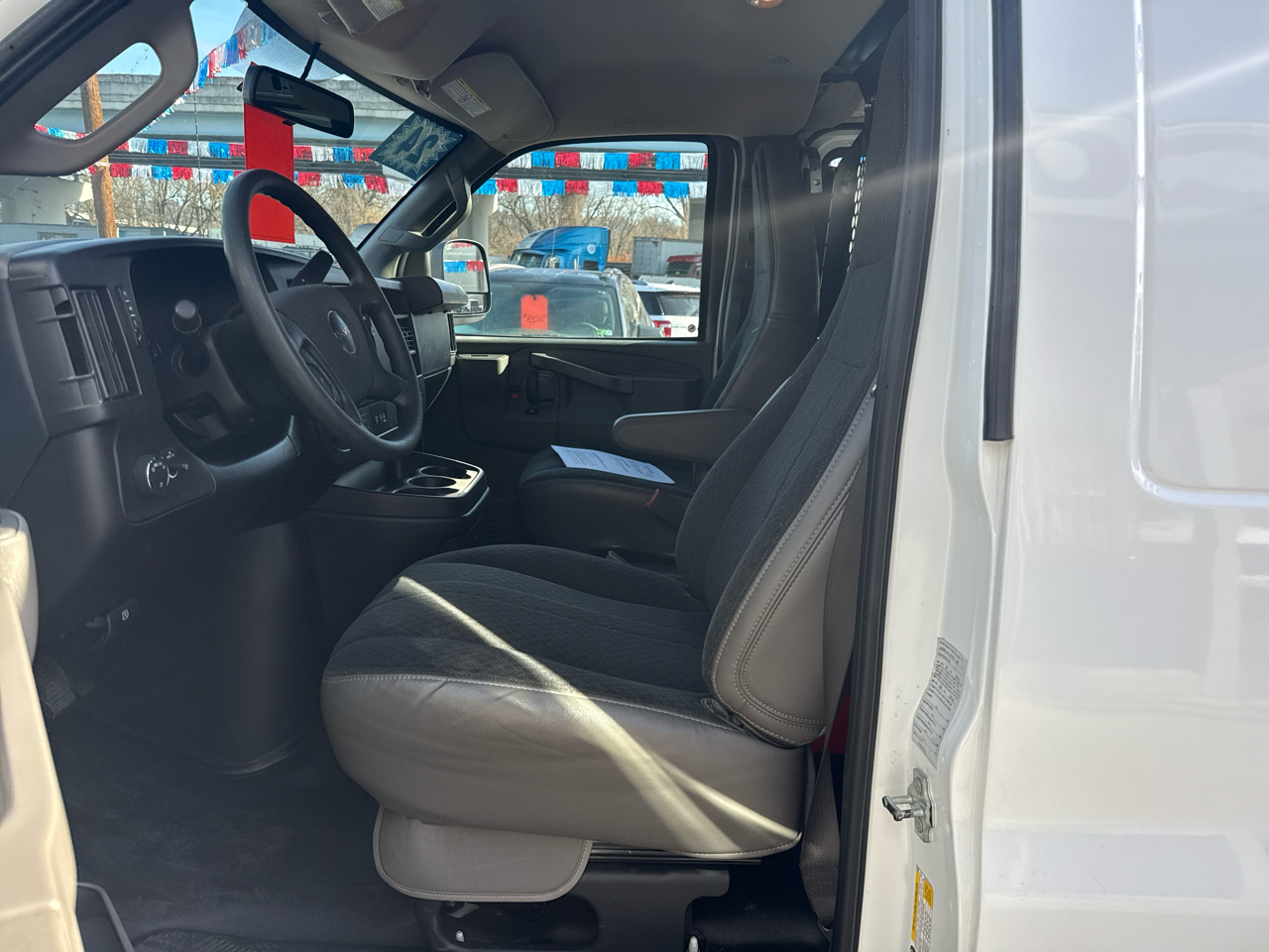 GMC Savana Cargo Van RWD 2500 135" 2024