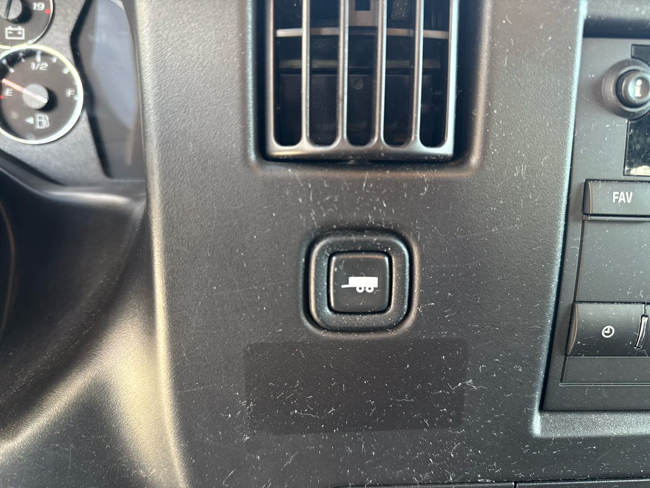 GMC Savana Cargo Van RWD 2500 135" 2024