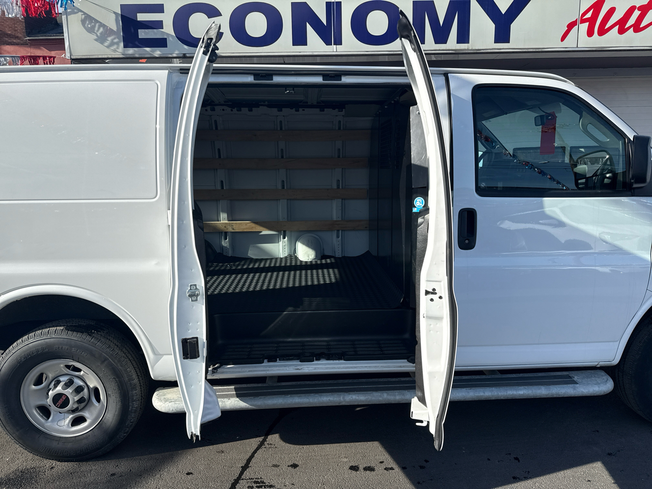 GMC Savana Cargo Van RWD 2500 135" 2024