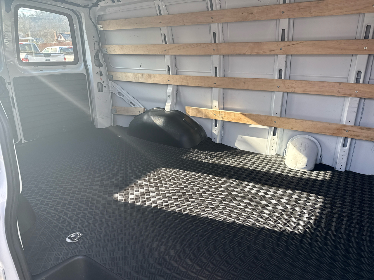 GMC Savana Cargo Van RWD 2500 135" 2024