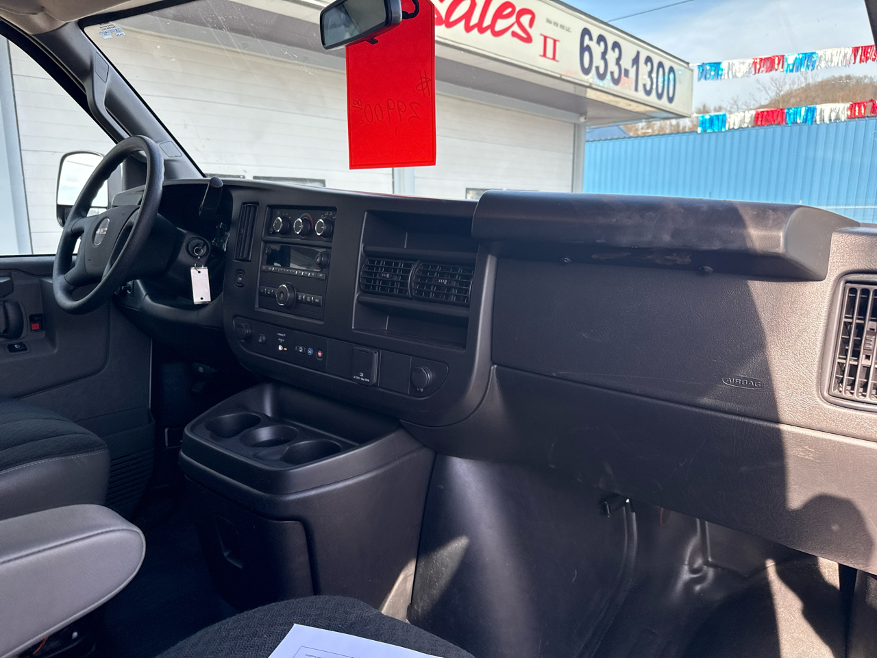 GMC Savana Cargo Van RWD 2500 135" 2024