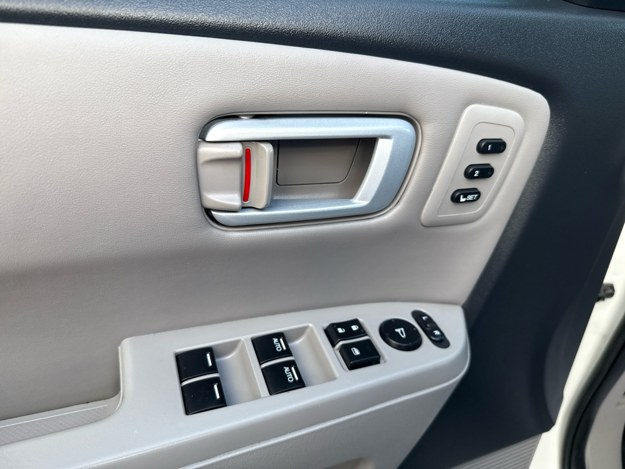 Honda Pilot 4WD 4dr Touring w/RES & Navi 2015