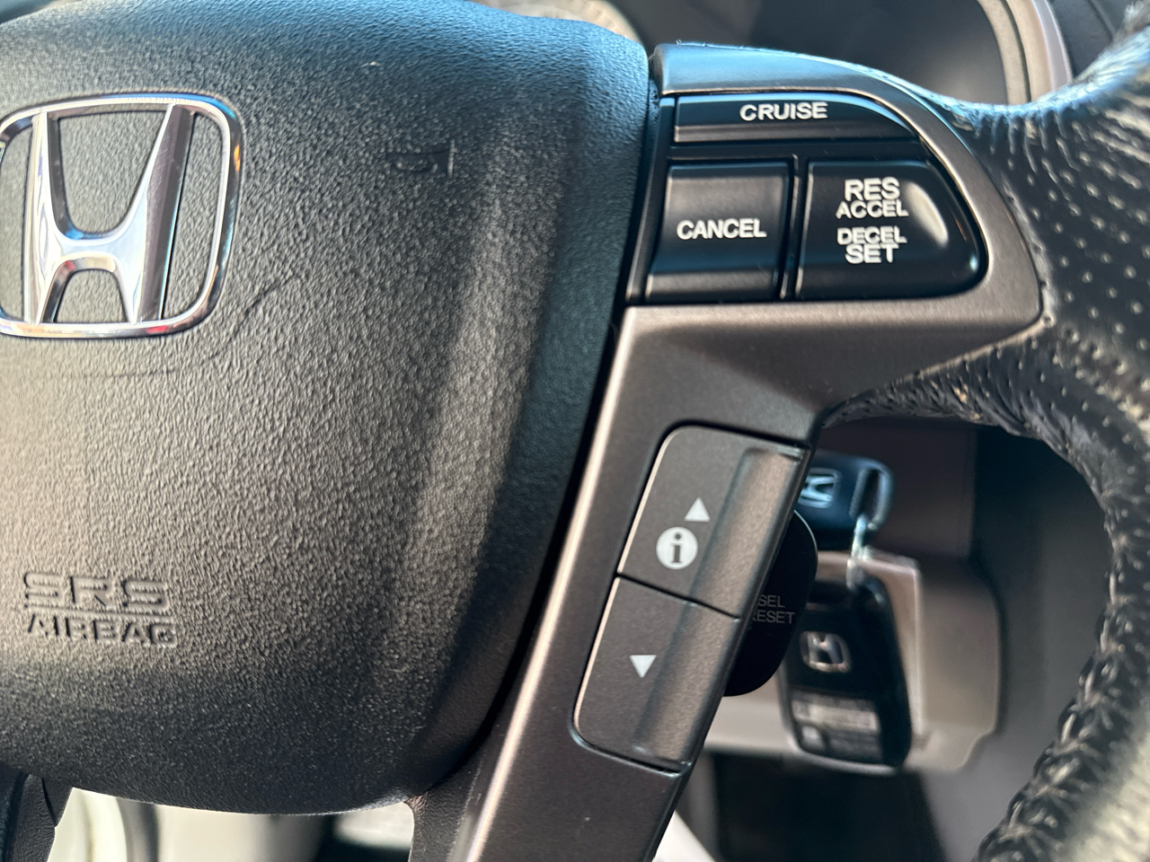 Honda Pilot 4WD 4dr Touring w/RES & Navi 2015