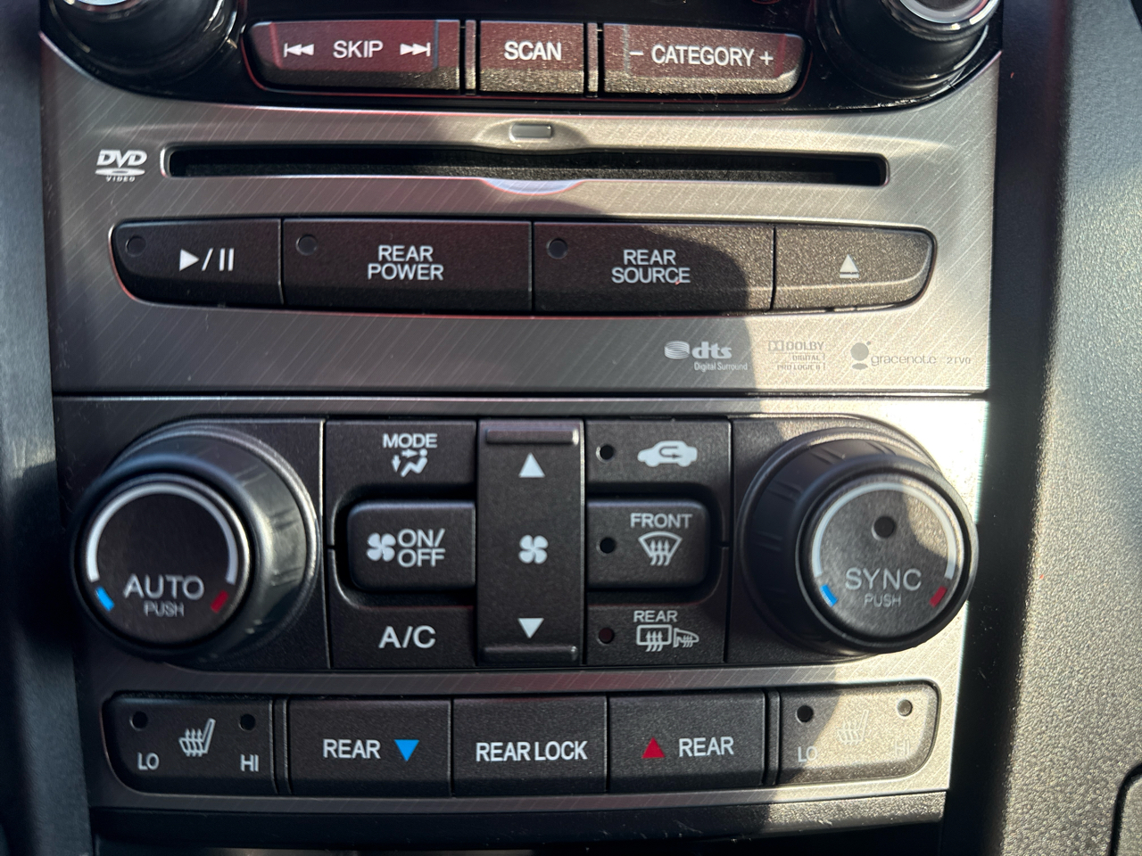 Honda Pilot 4WD 4dr Touring w/RES & Navi 2015