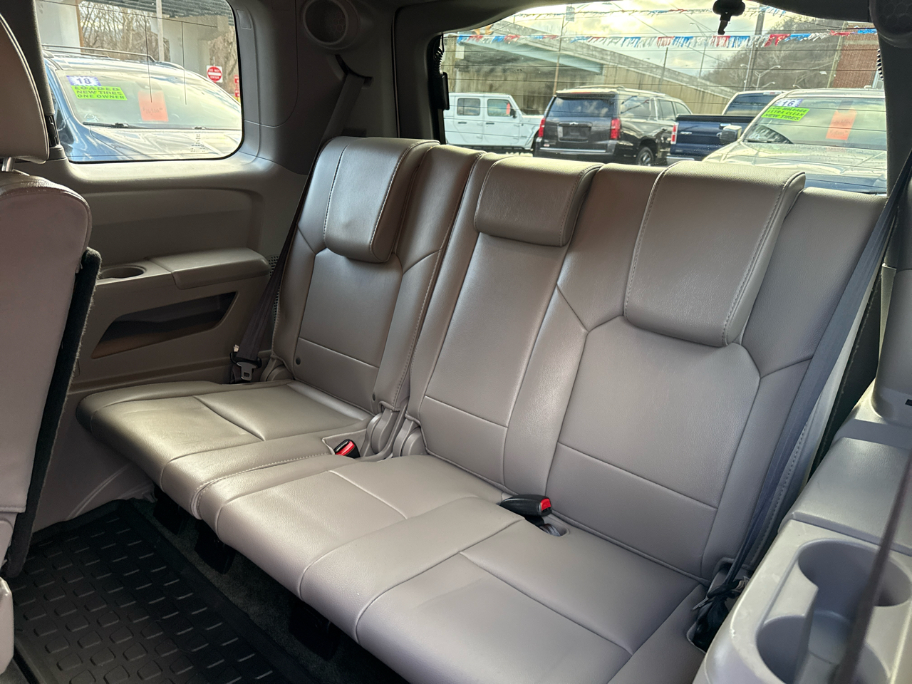 Honda Pilot 4WD 4dr Touring w/RES & Navi 2015