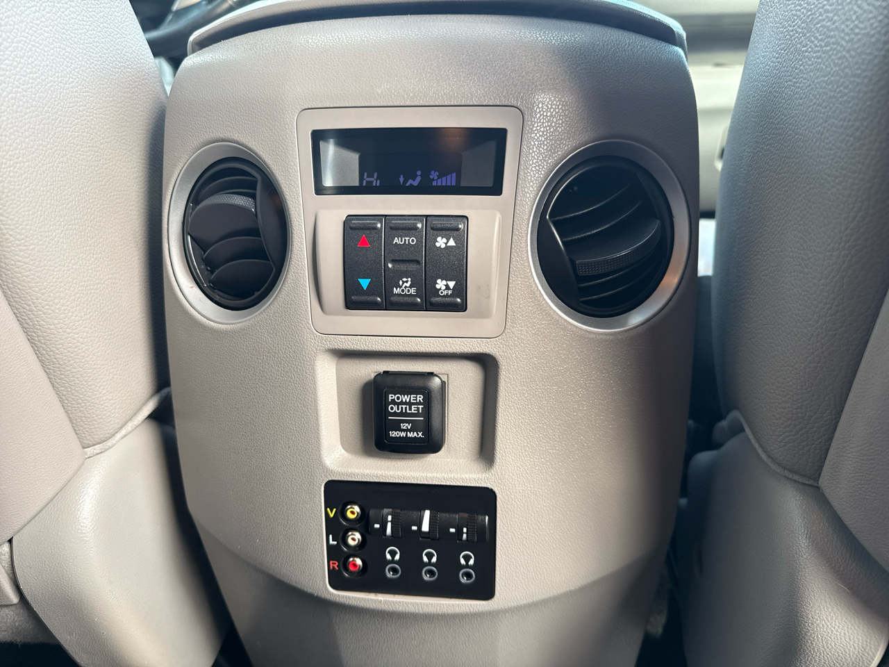 Honda Pilot 4WD 4dr Touring w/RES & Navi 2015