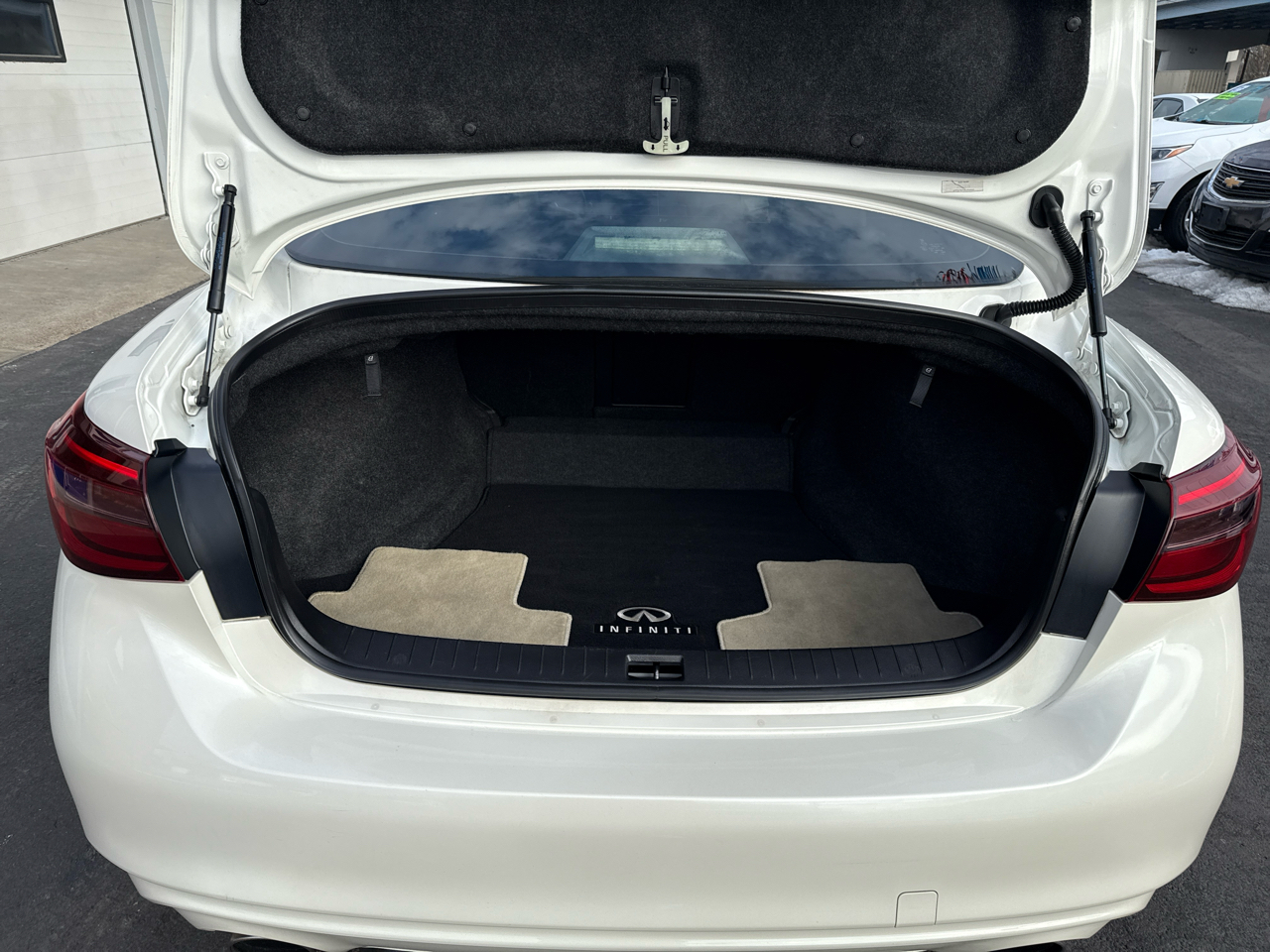 Infiniti Q50 3.0t LUXE AWD 2018