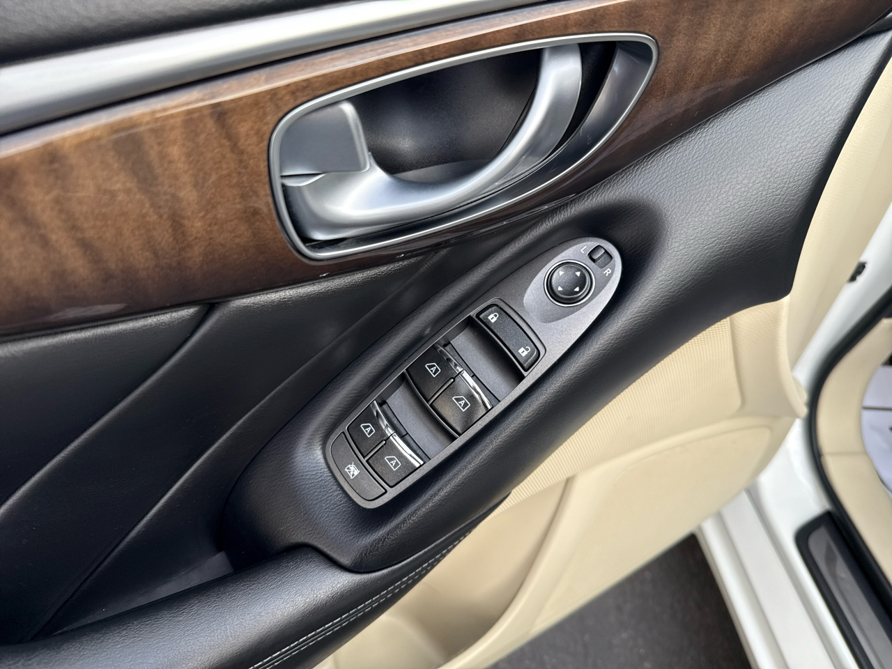 Infiniti Q50 3.0t LUXE AWD 2018