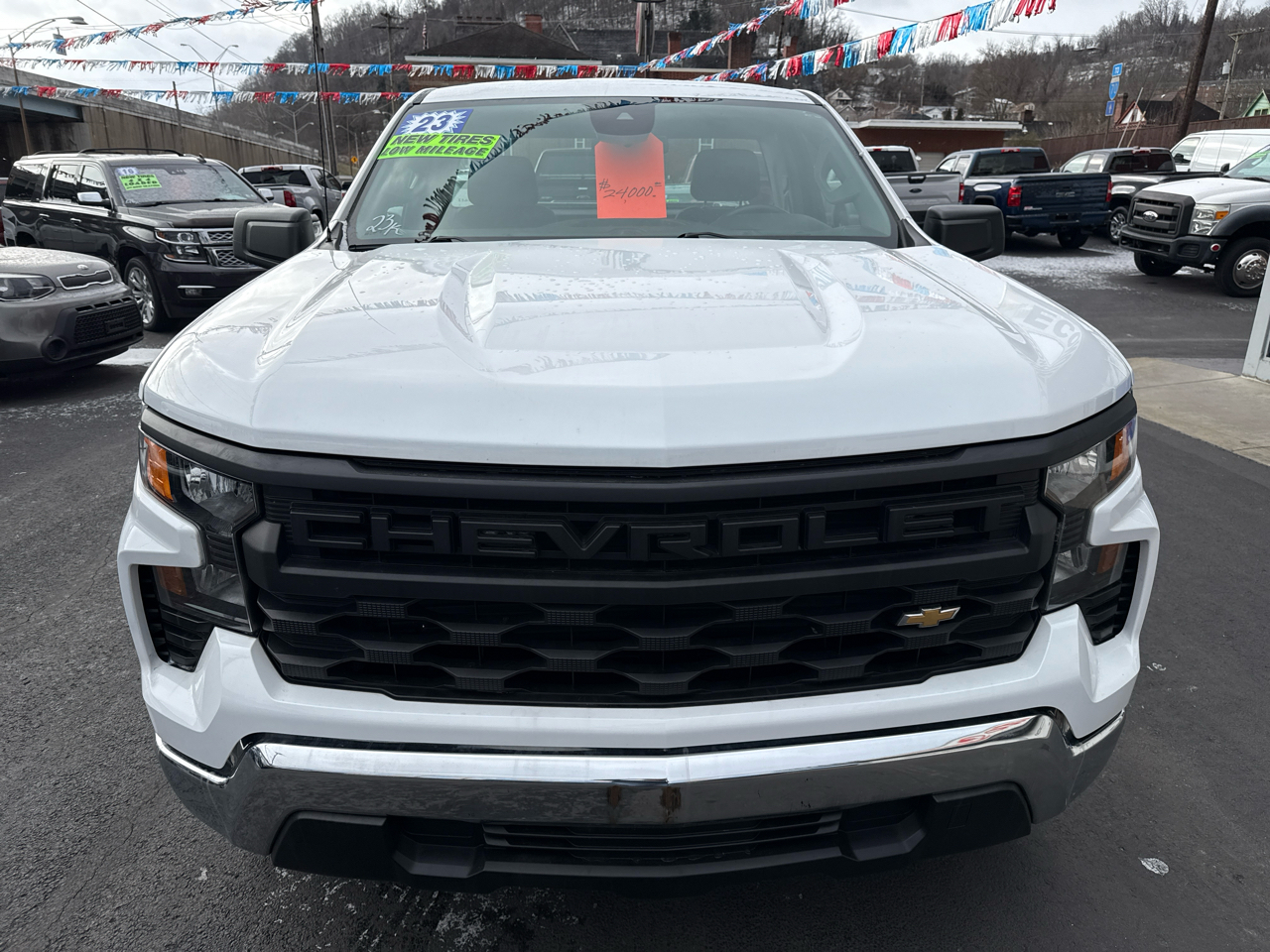 Chevrolet Silverado 1500 2WD Reg Cab 140" Work Truck 2023