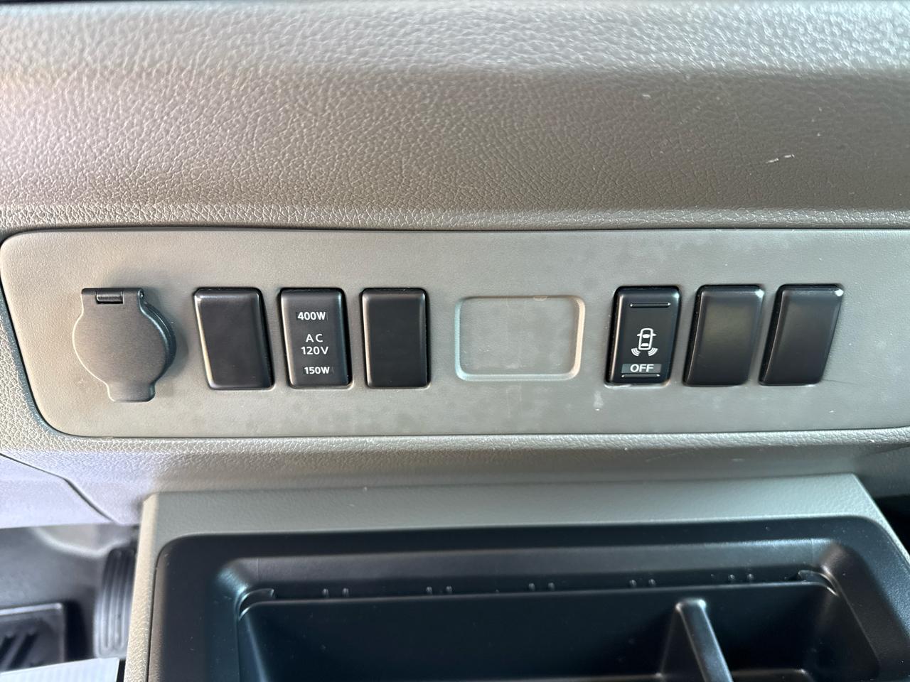 Nissan NV Standard Roof 2500 V6 SV 2016