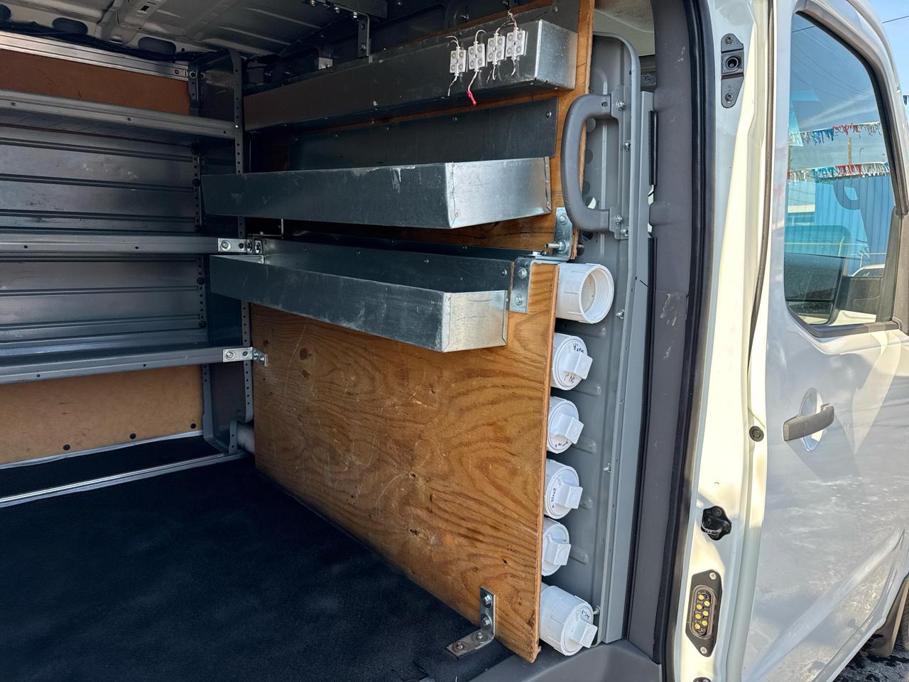 Nissan NV Standard Roof 2500 V6 SV 2016