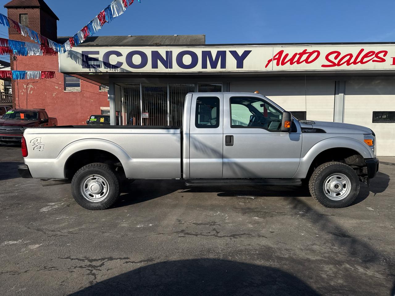 Ford Super Duty F-250 SRW XL 4WD SuperCab 8' Box 2012