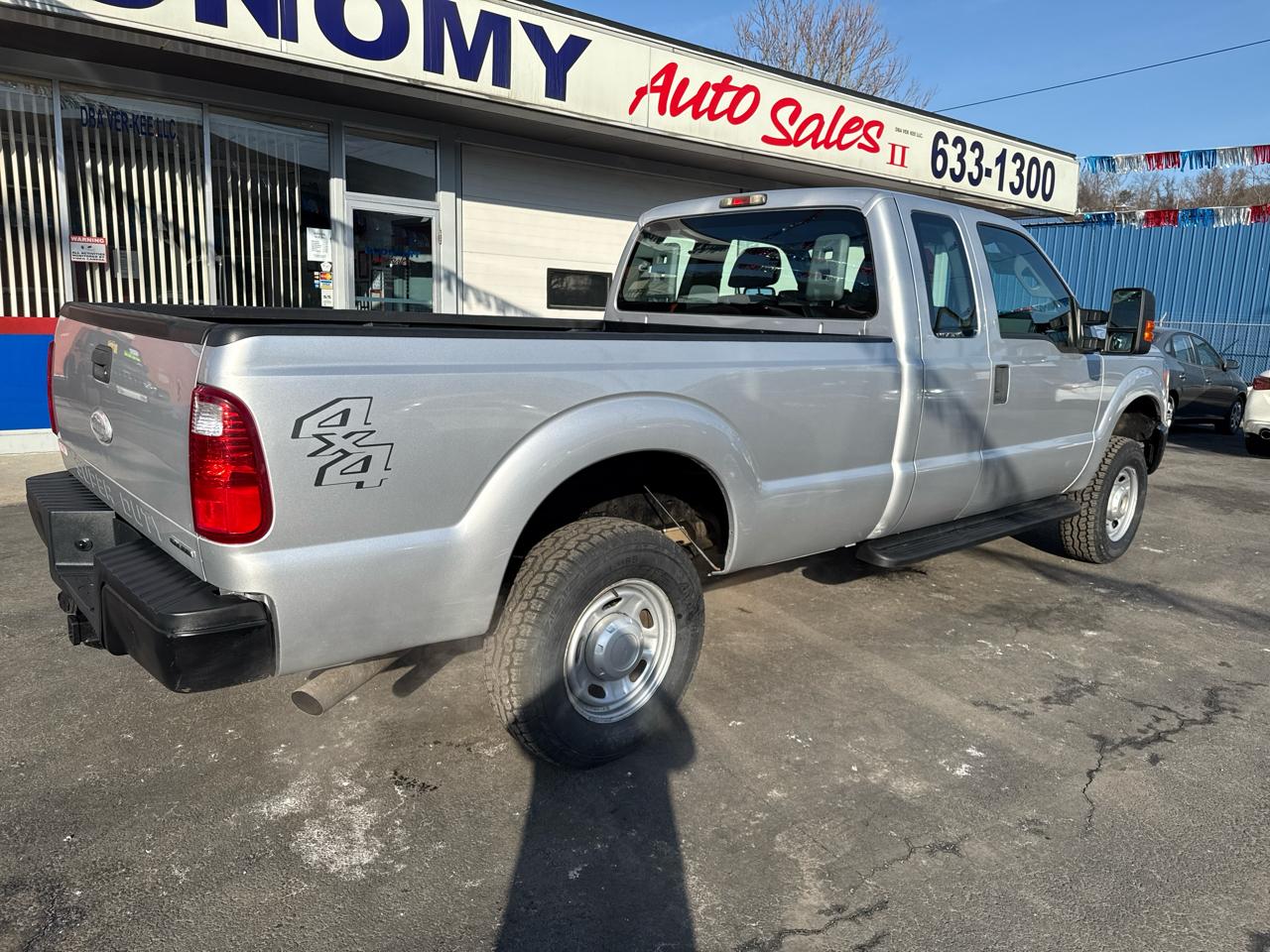 Ford Super Duty F-250 SRW XL 4WD SuperCab 8' Box 2012