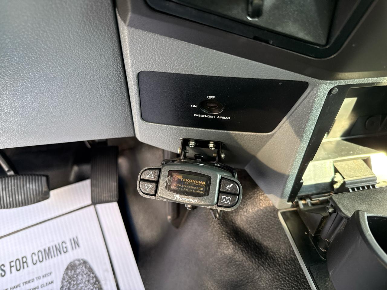 Ford Super Duty F-250 SRW XL 4WD SuperCab 8' Box 2012