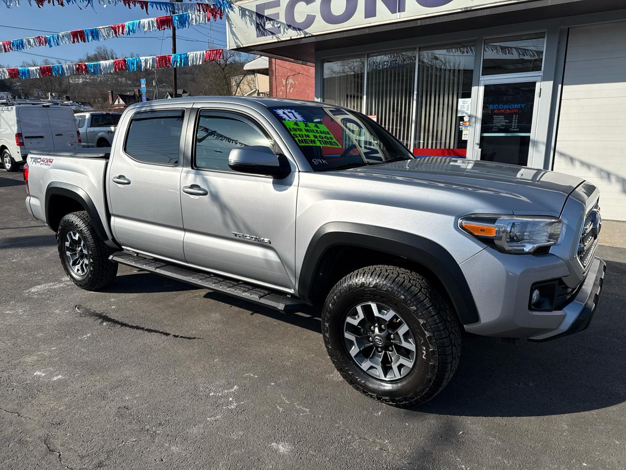 2017 Toyota Tacoma TRD Off Road Double Cab 5' Bed V6 4x4 MT (Natl)