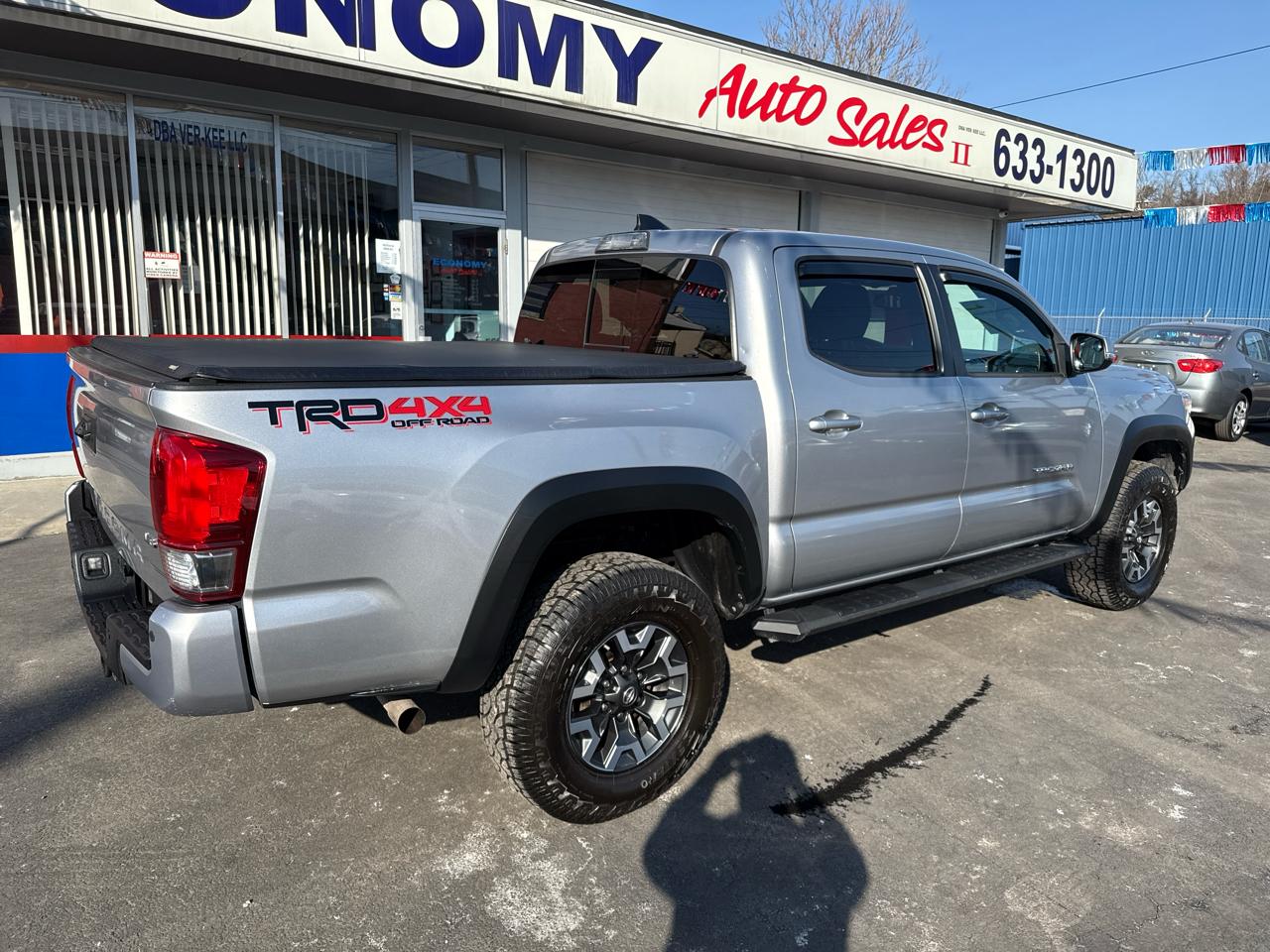 Toyota Tacoma TRD Off Road Double Cab 5' Bed V6 4x4 MT (Natl) 2017