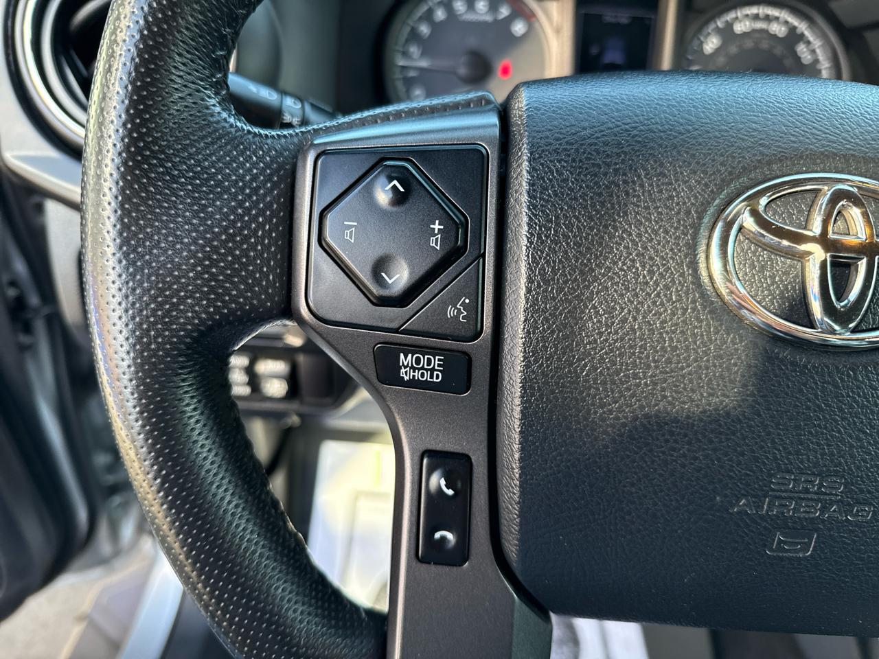 Toyota Tacoma TRD Off Road Double Cab 5' Bed V6 4x4 MT (Natl) 2017