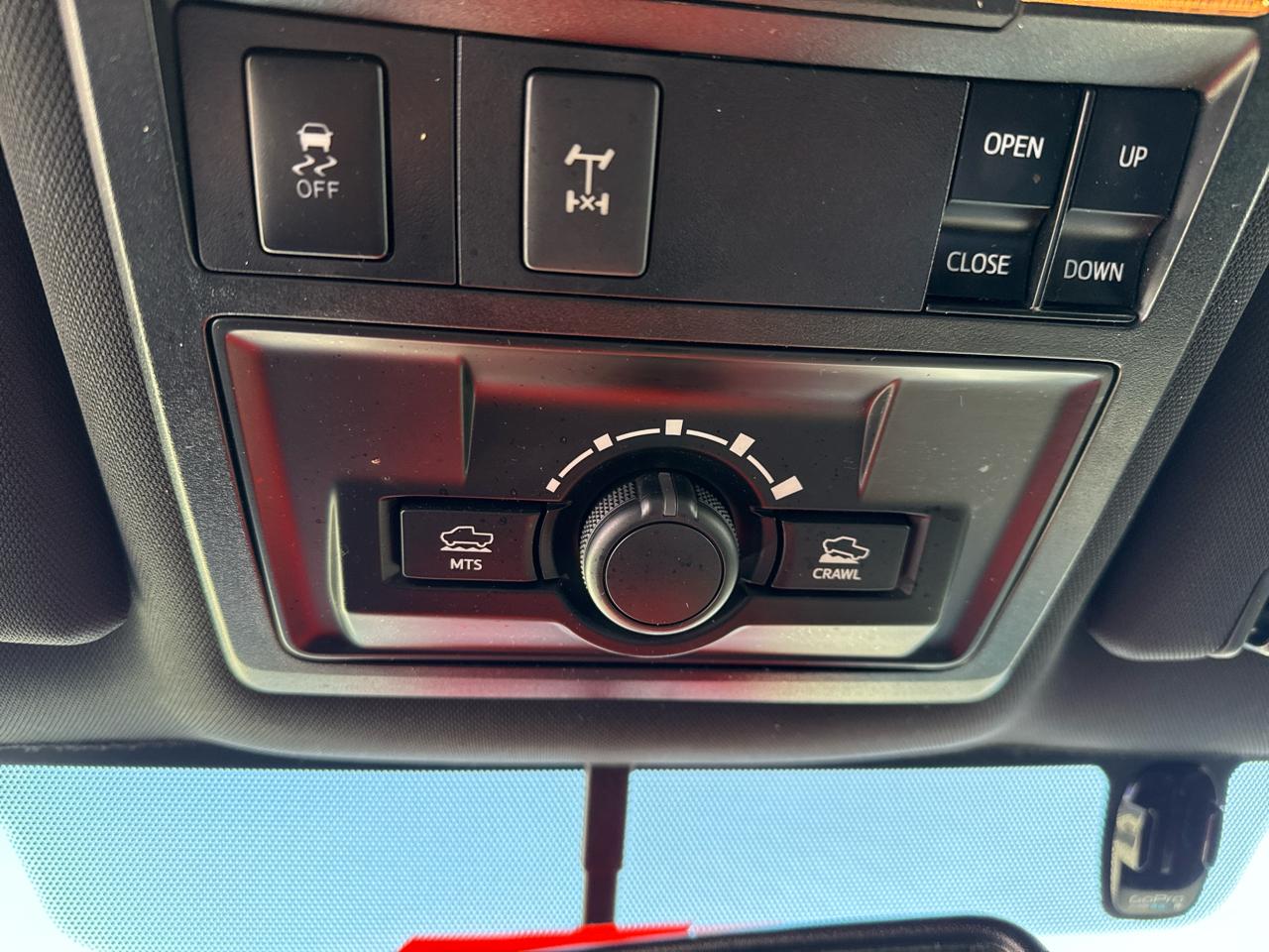 Toyota Tacoma TRD Off Road Double Cab 5' Bed V6 4x4 MT (Natl) 2017