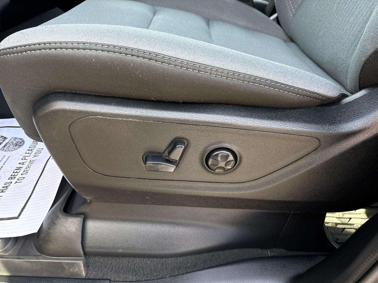 RAM 1500 Big Horn/Lone Star 4x4 Crew Cab 5'7" Box 2019