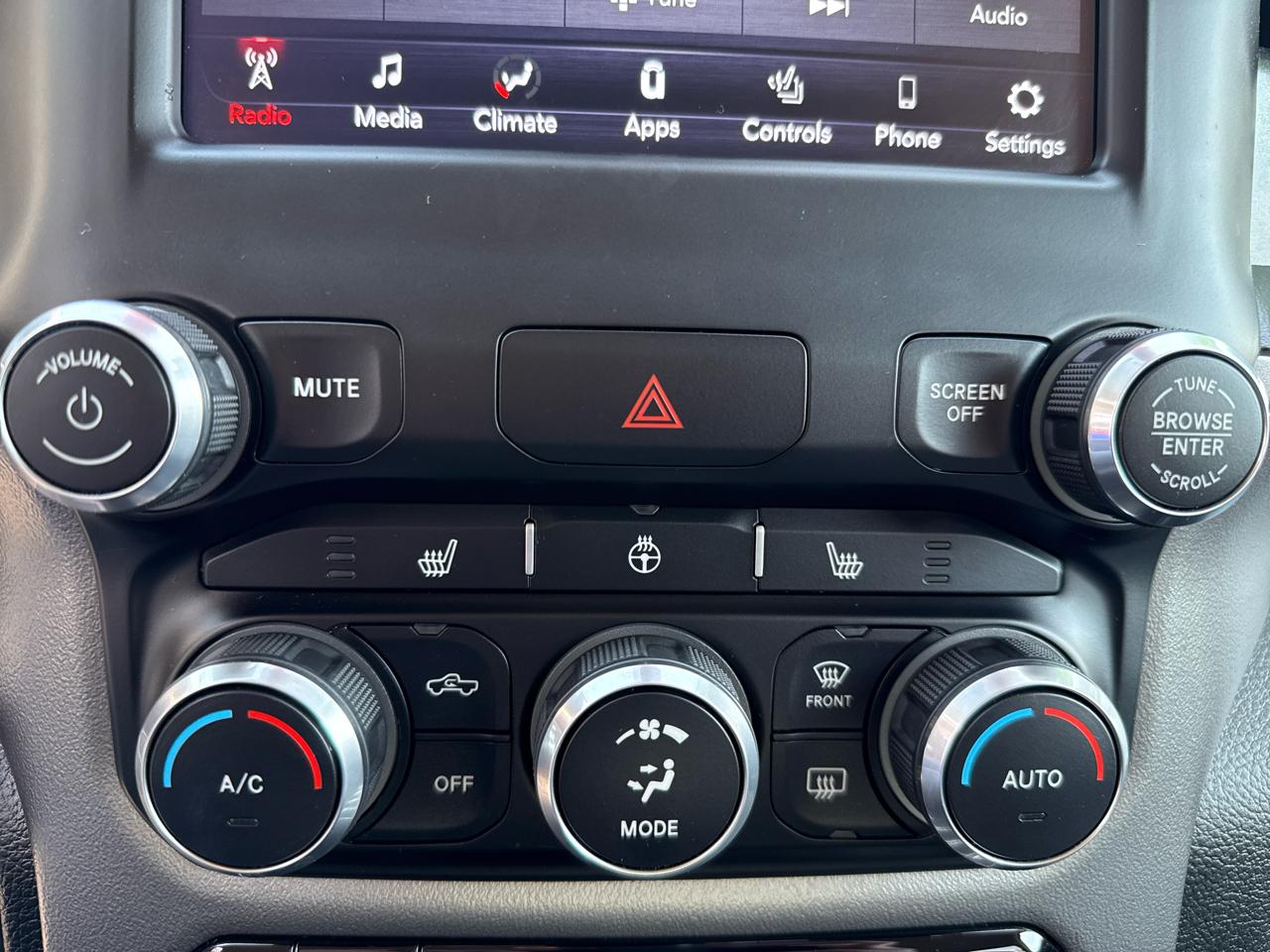 RAM 1500 Big Horn/Lone Star 4x4 Crew Cab 5'7" Box 2019