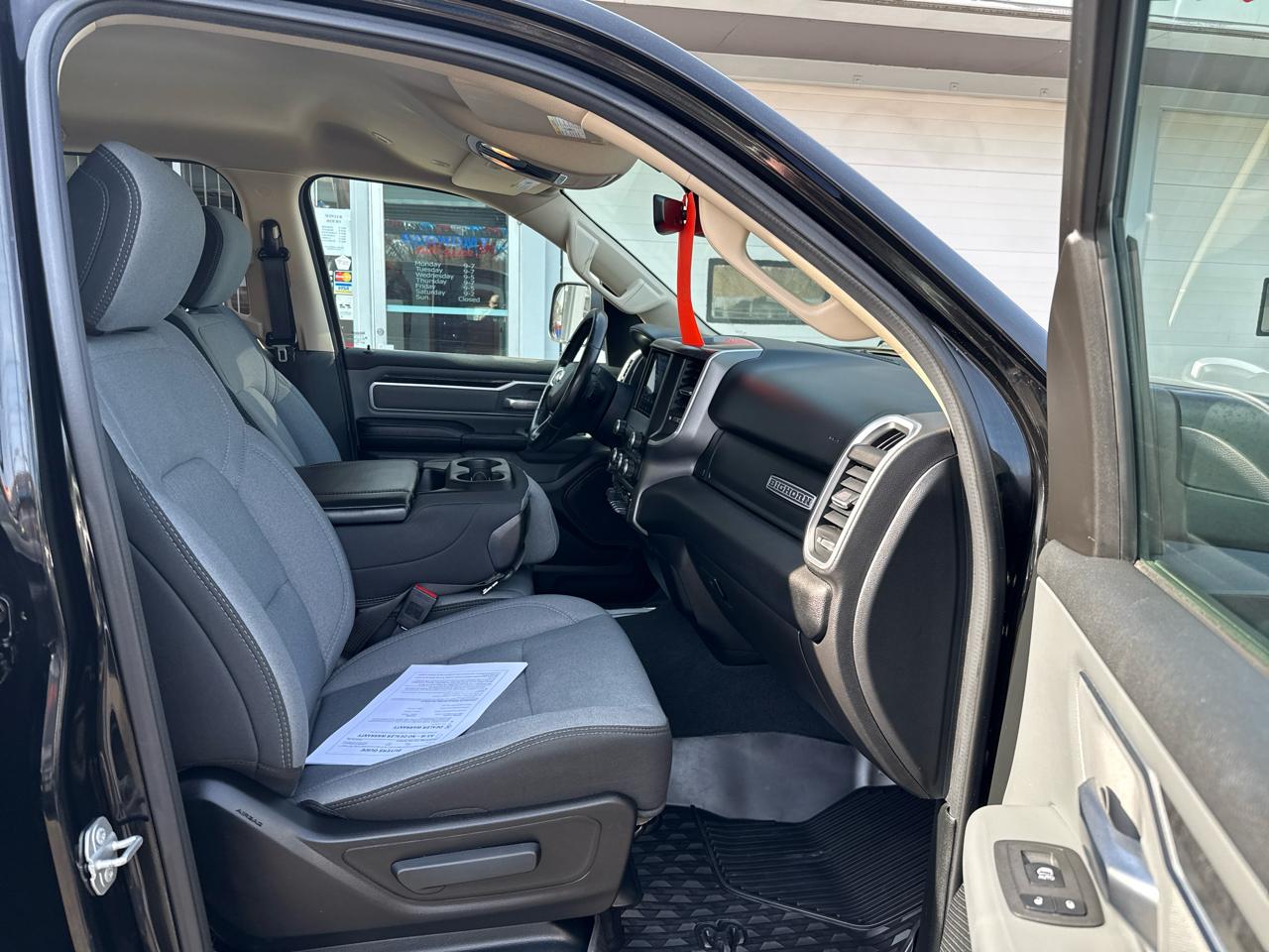 RAM 1500 Big Horn/Lone Star 4x4 Crew Cab 5'7" Box 2019
