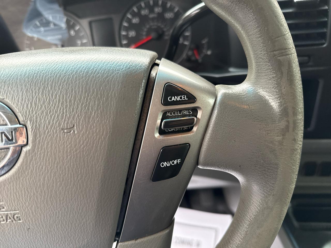 Nissan NV Cargo NV2500 HD Standard Roof V6 S 2017