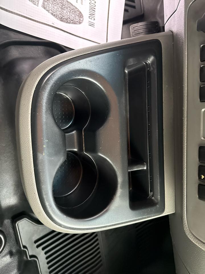 Nissan NV Cargo NV2500 HD Standard Roof V6 S 2017