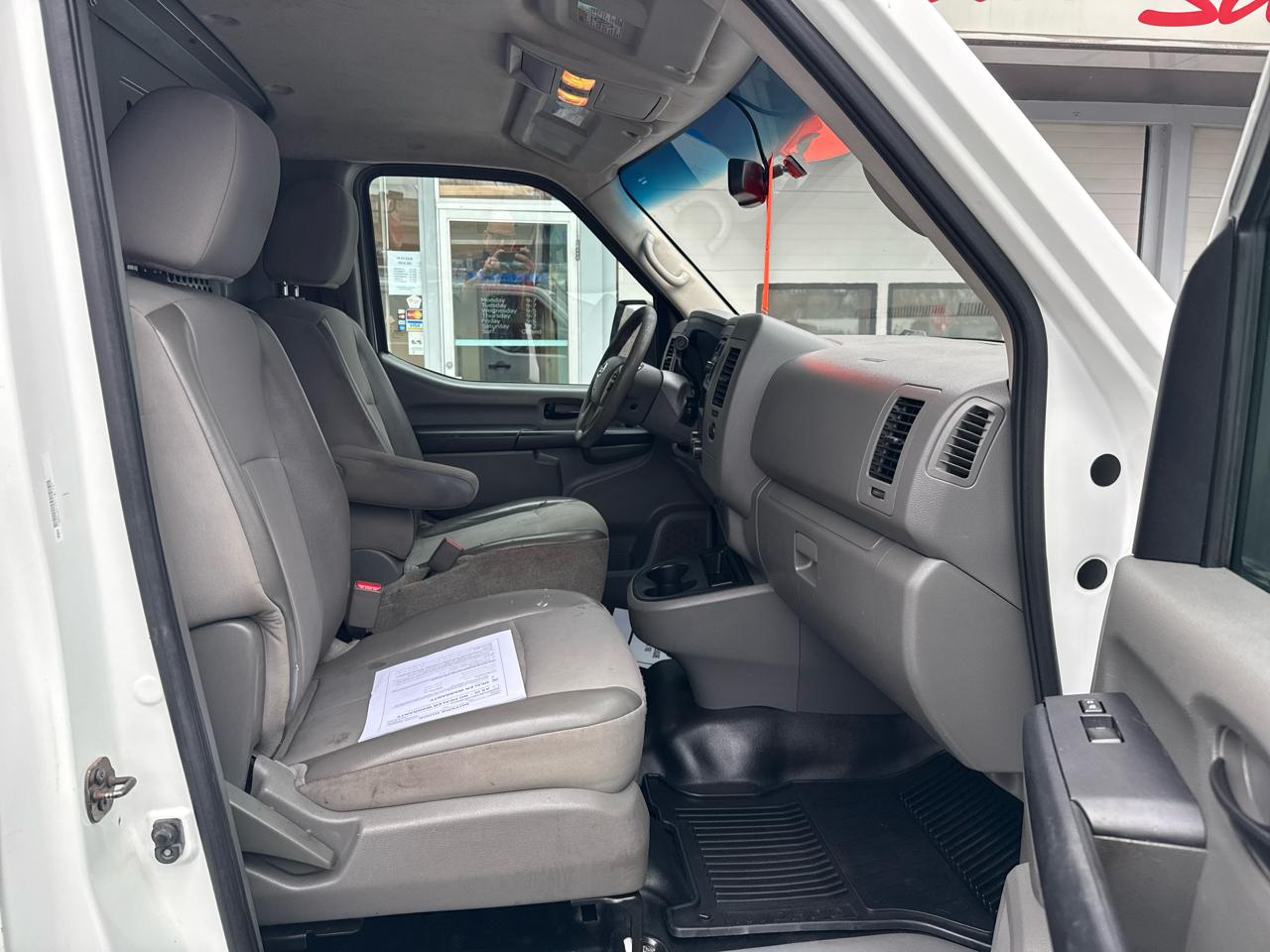 Nissan NV Cargo NV2500 HD Standard Roof V6 S 2017