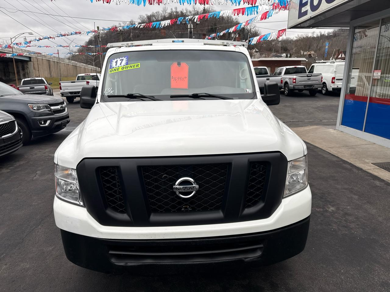 Nissan NV Cargo NV2500 HD Standard Roof V6 S 2017