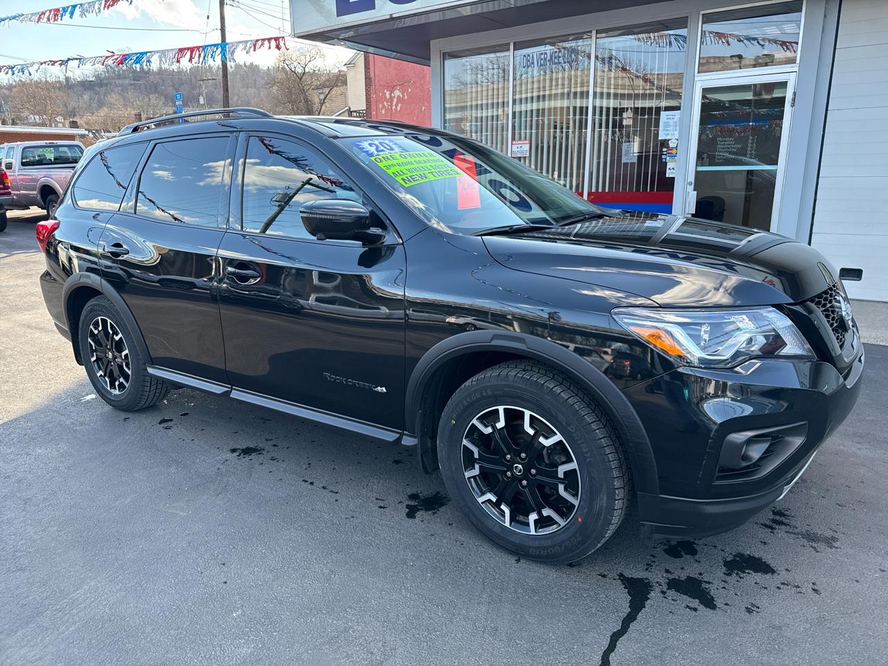 2020 Nissan Pathfinder 4x4 SL