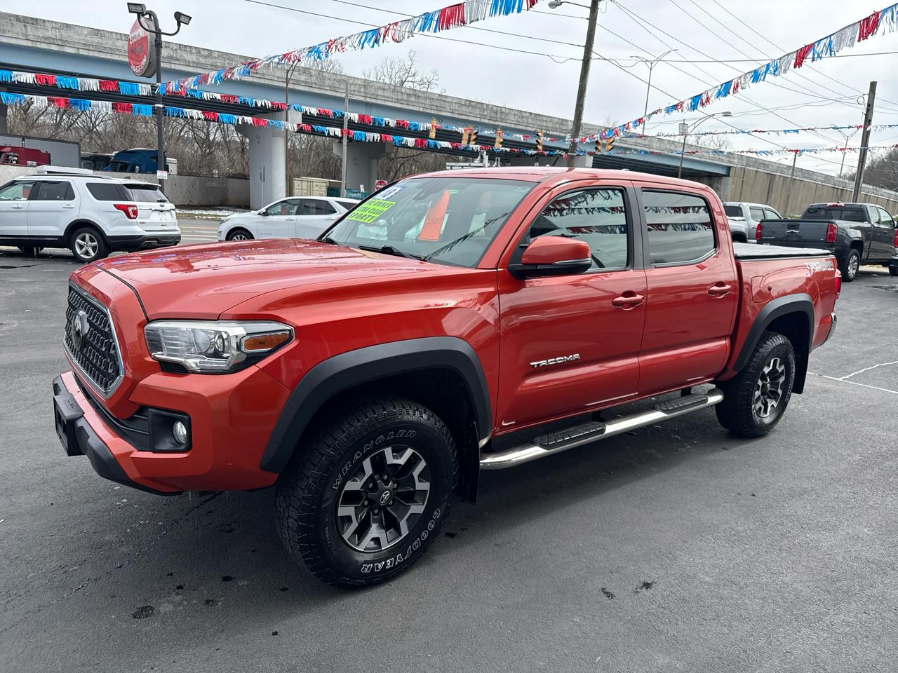 Toyota Tacoma TRD Off Road Double Cab 5' Bed V6 4x4 MT (Natl) 2018